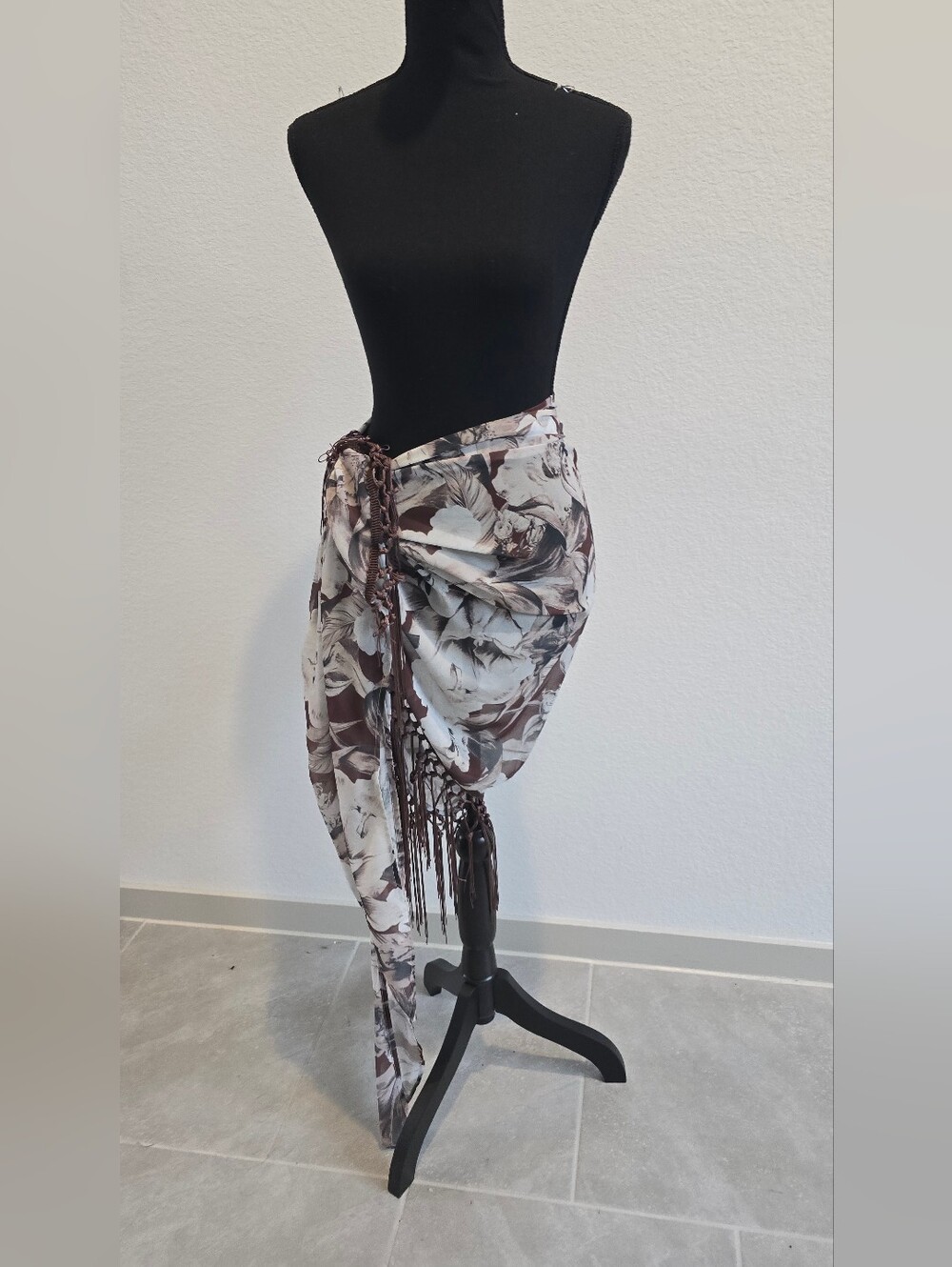 Pretty Little thing Floral Fringe Sarong Wrap in Brown & Cream (12)